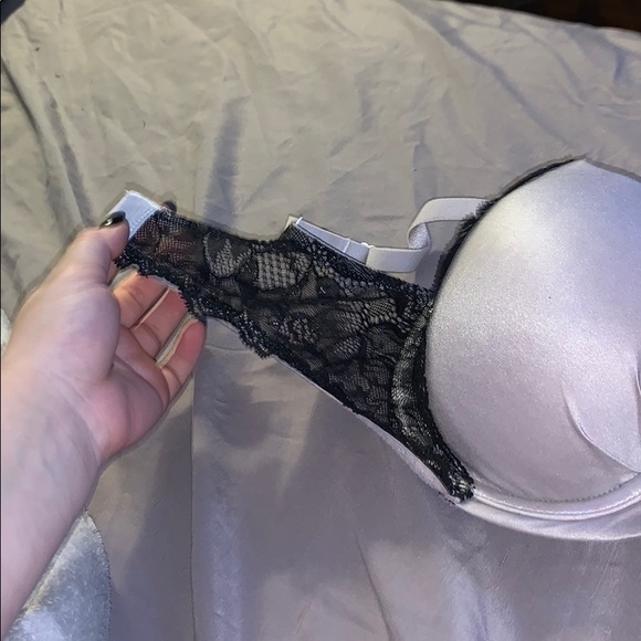 Beautiful bra - Picture 3 of 3